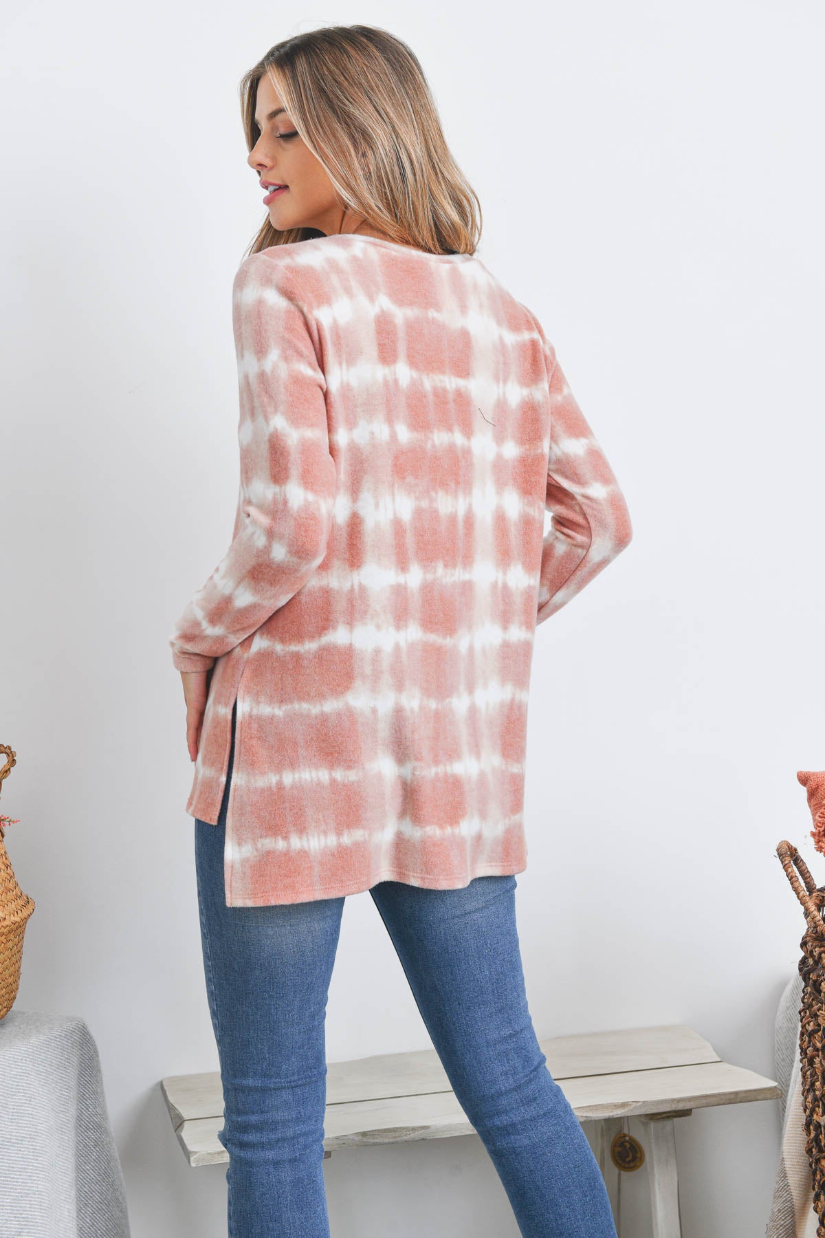 Long sleeve tie-dye open side rust top