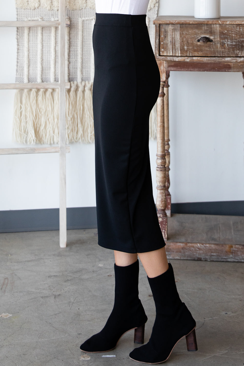 Midi pencil black skirt with slit back